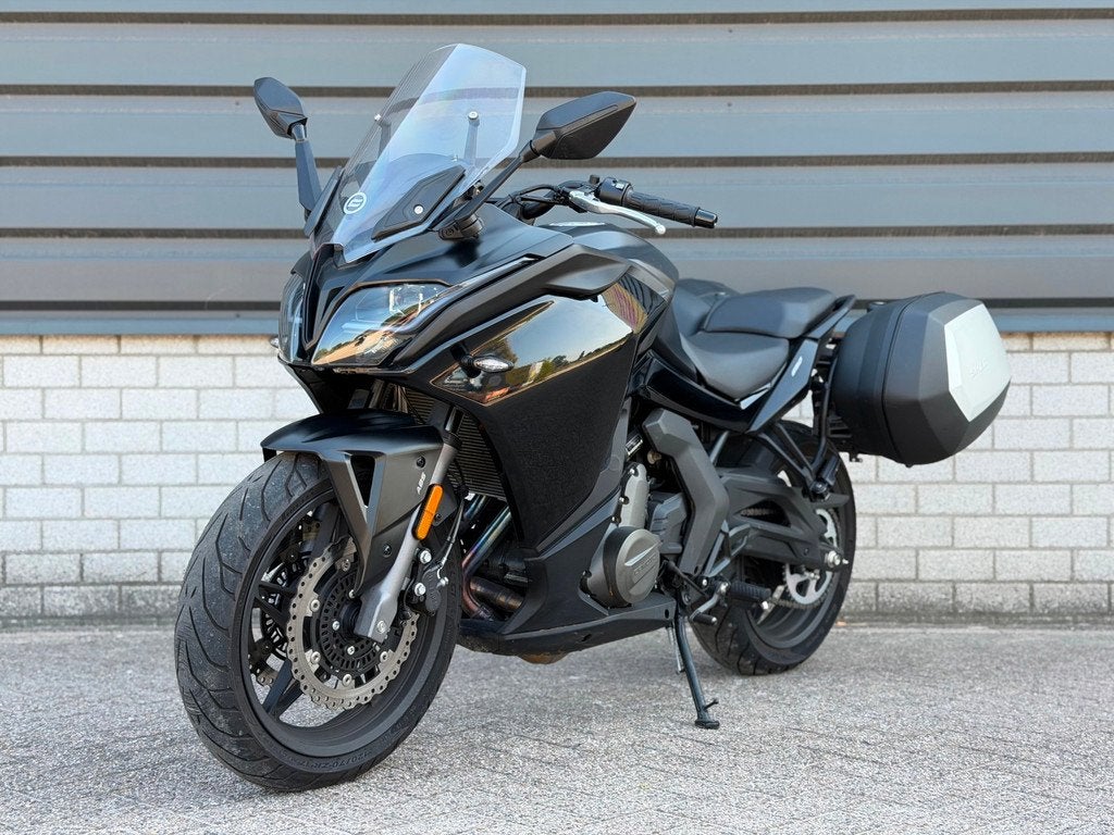 CFMoto 650 GT ABS BLACK-OUT BJ 2022 1STE EIGENAAR! 2900KM, LED Verlichting, 649 cc, Bedrijf, Meer dan 35 kW