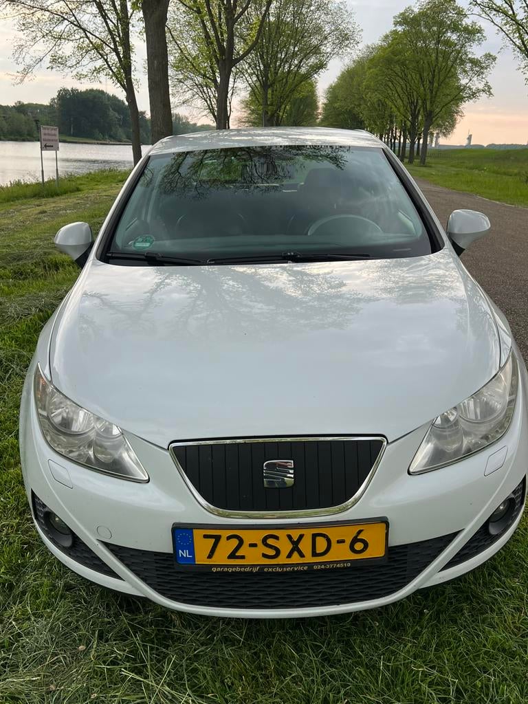 Seat Ibiza 1.2 TDI COPA PLUS 2012 Wit full option, Auto's, Seat, Voorwielaandrijving, Euro 5, 74 pk, Zwart
