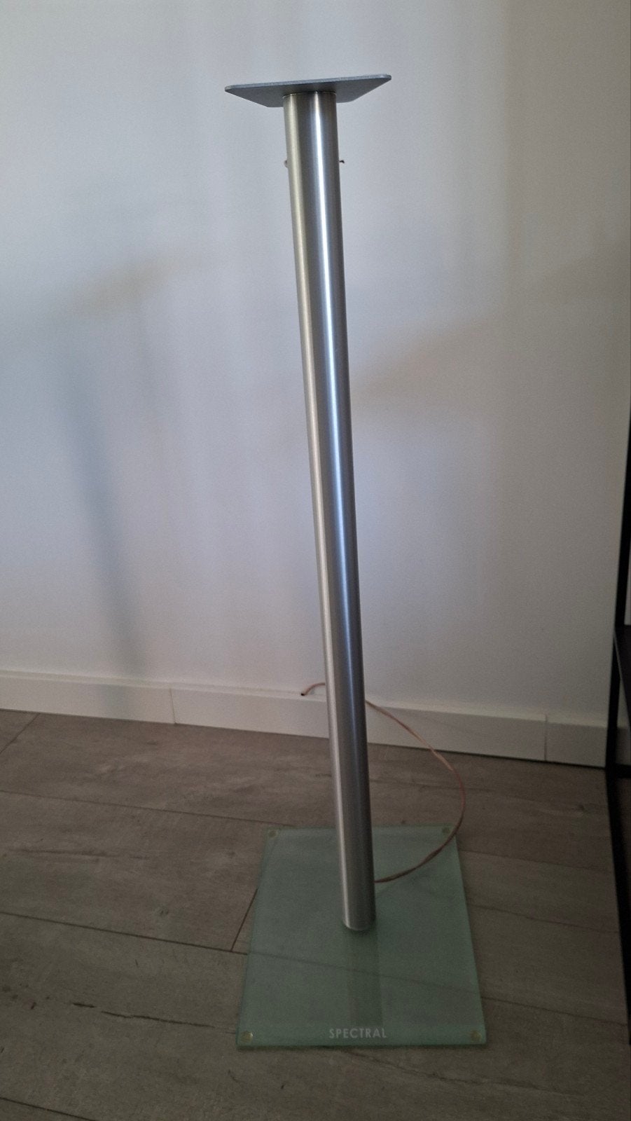 Twee Spectral luidsprekerstandaards - Aluminium en glas, Ophalen, Zo goed als nieuw