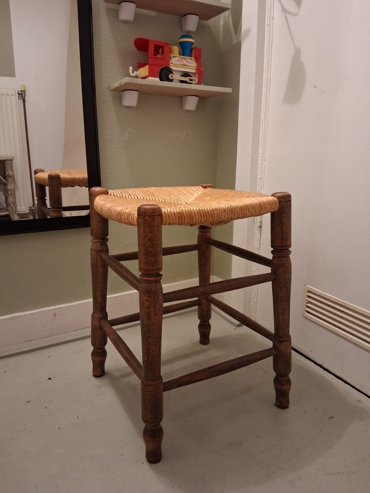 vintage houten rieten kruk biezen zitting, Ophalen, Gebruikt, Hout