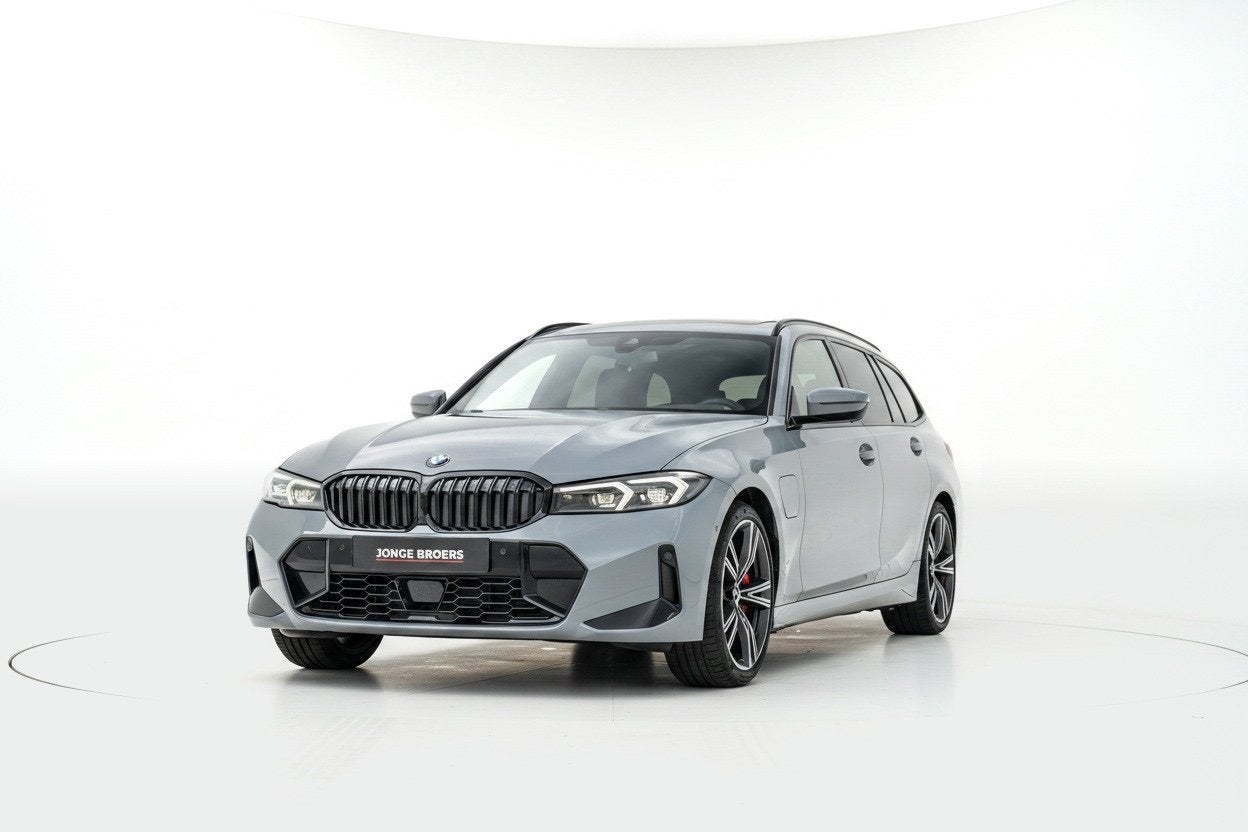 Foto 24 van BMW 3-serie Touring 330e Pano/M-Sport/HUD/Trekhaak