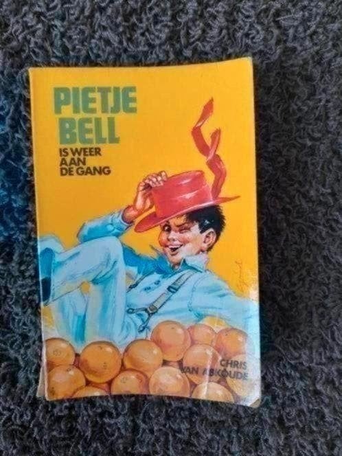 Pietje Bell is weer aan de gang - Chris van Abkoude, Ophalen of Verzenden, Gelezen, Chris van Abkoude, Fictie algemeen