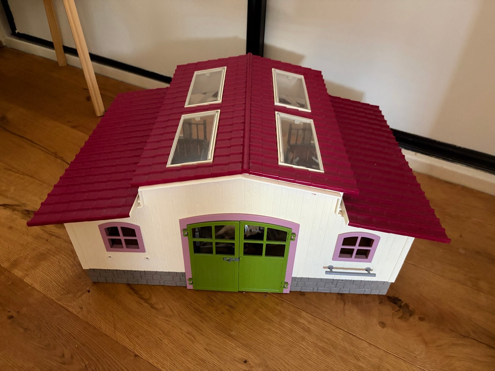 Schleich paardenstal met veel paarden en accessoires, Ophalen, Gebruikt, Meisje