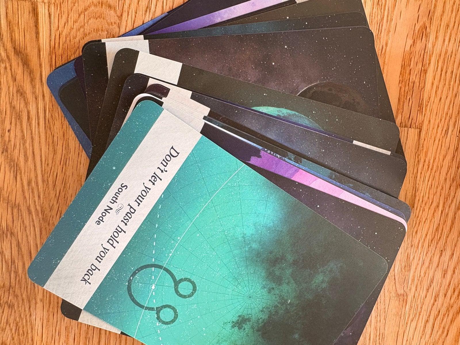 Moonology Oracle Cards - Yasmin Boland, Ophalen of Verzenden, Zo goed als nieuw, Astrologie, Overige typen