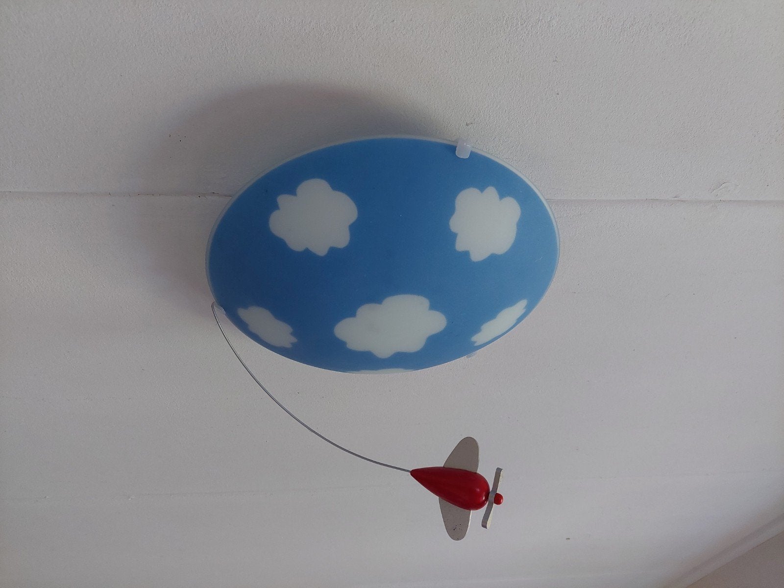 Kinderlamp plafondlamp vliegtuig wolken blauw rood, Ophalen, Gebruikt, Kunststof, Blauw