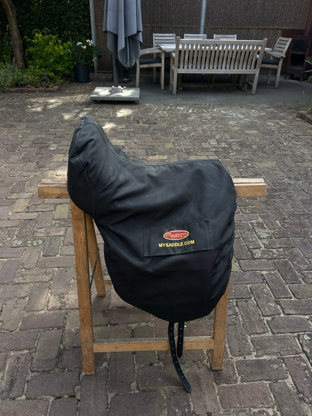 Custom advantage R zadel, L (17.5 inch), Dressuur, Ophalen of Verzenden, Zo goed als nieuw