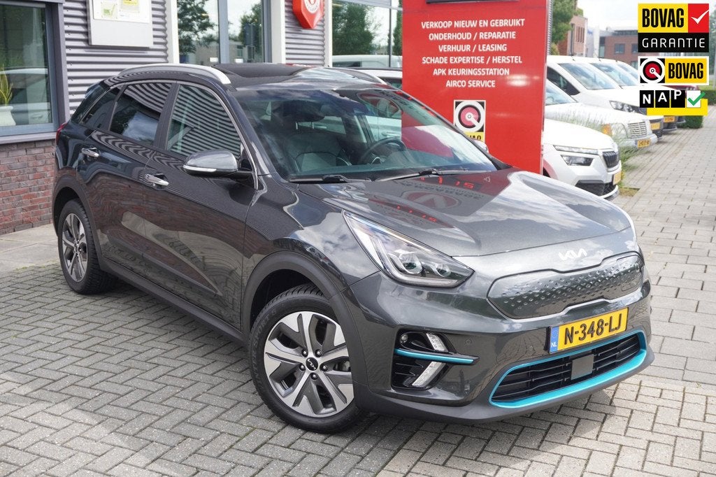 Kia E-Niro ExecutiveLine 64 kWh / Stoelventilatie / ACC / Me, Auto's, Gebruikt, Zwart, 1712 kg, 174 min