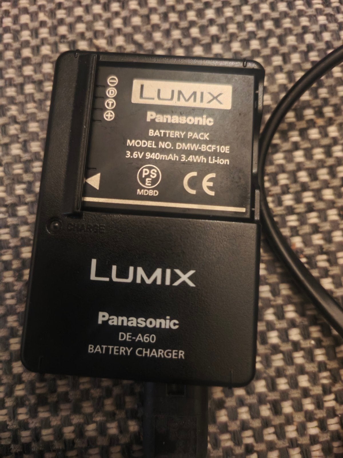 Lumix Panasonic Oplader DE-A60 met Accu DMW-BCF10E, Ophalen of Verzenden, Gebruikt