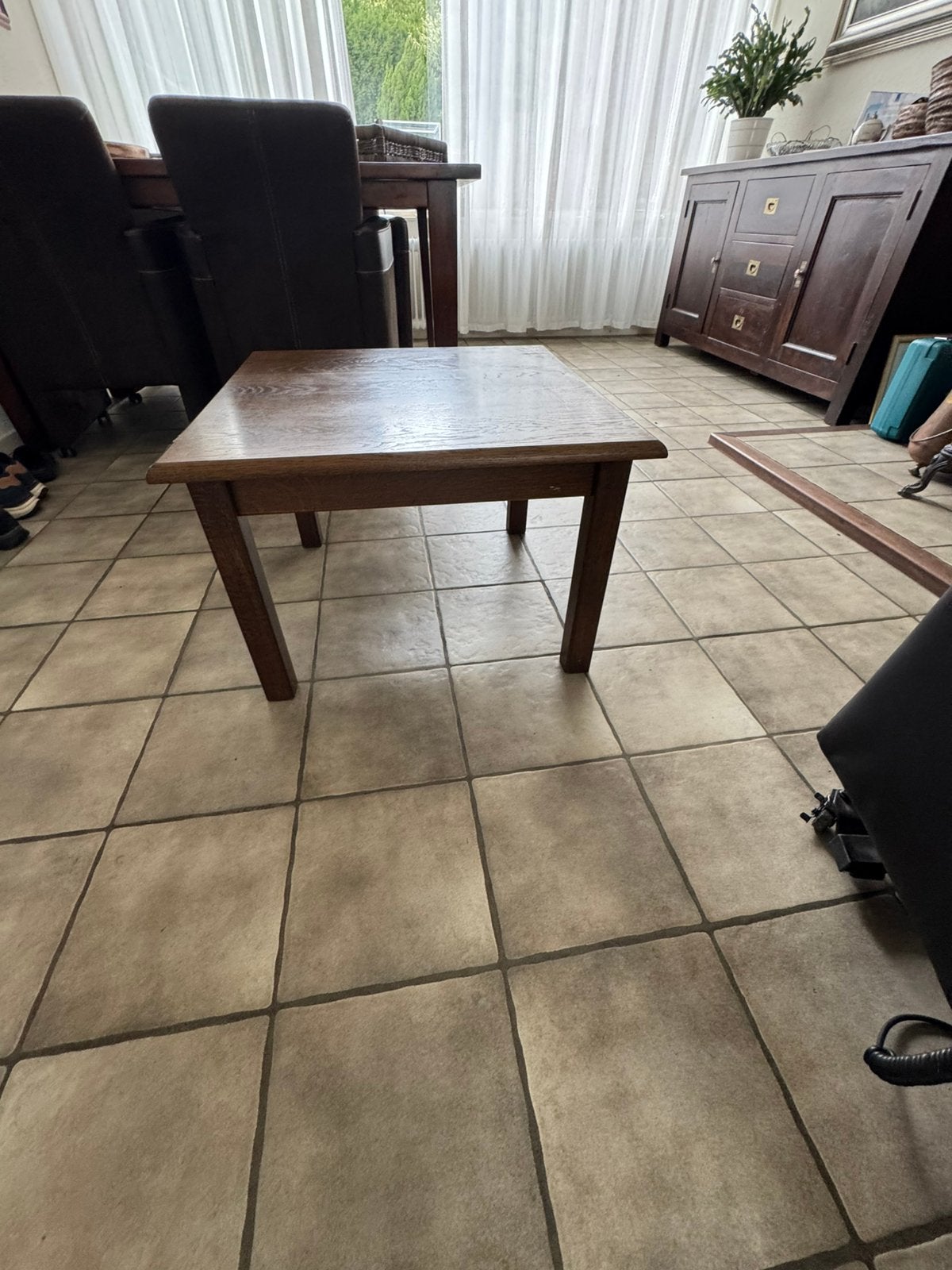 Eiken bijzettafeltje, Tuin en Terras, Ophalen, Zo goed als nieuw, Beton, Terrastegels