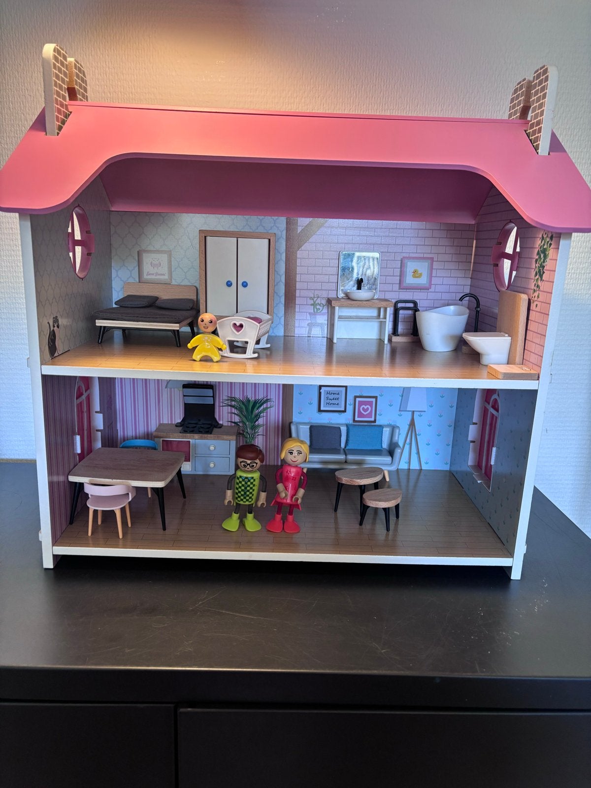 Houten Poppenhuis met Meubels en Poppen, Ophalen of Verzenden, Zo goed als nieuw, Overige typen