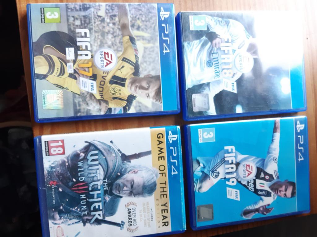 PS4 games: FIFA 17, FIFA 18, FIFA 19 & The Witcher 3, Ophalen, Gebruikt, 1 speler, Eén computer
