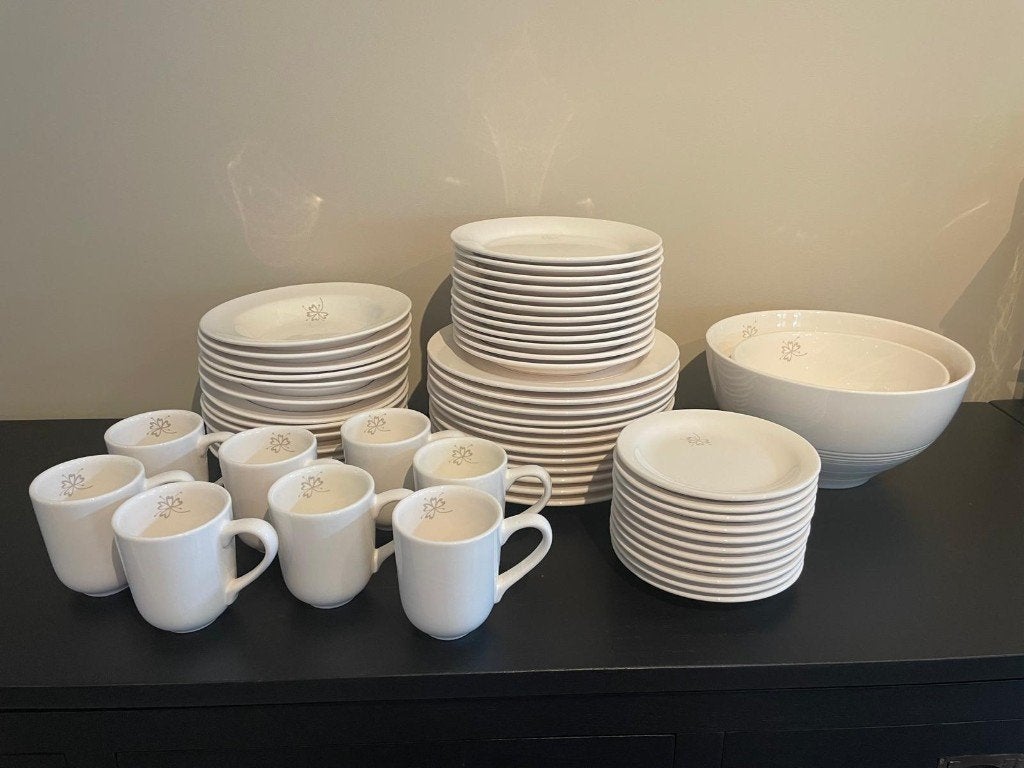 Riverdale Servies Pure White wit met subtiel bloemetje, Ophalen, Gebruikt, Overige merken, Overige stijlen