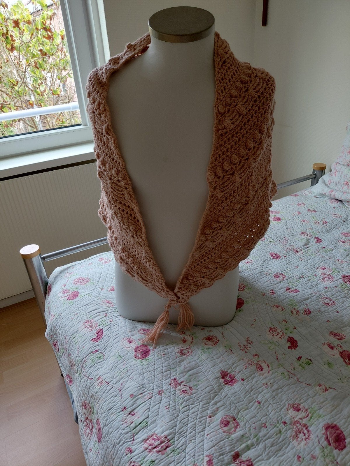 gehaakte omslagdoek/stola., Ophalen of Verzenden, Nieuw, Maat 46/48 (XL) of groter