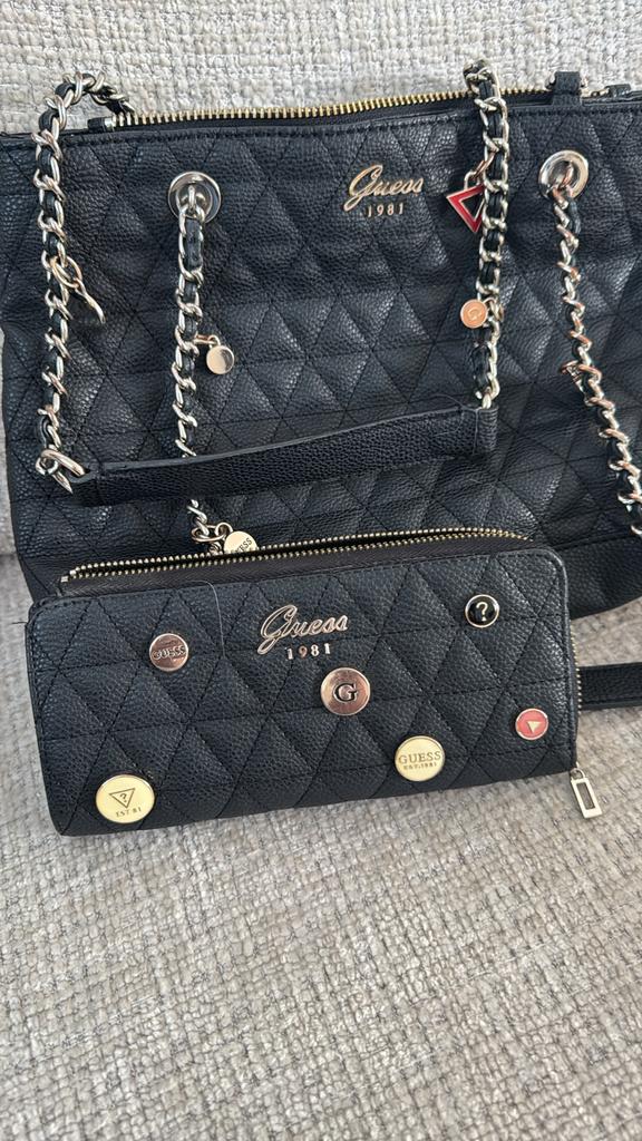 Guess tas en portemonnee set, Sieraden, Tassen en Uiterlijk, Tassen | Damestassen, Ophalen of Verzenden, Gebruikt, Zwart, Handtas