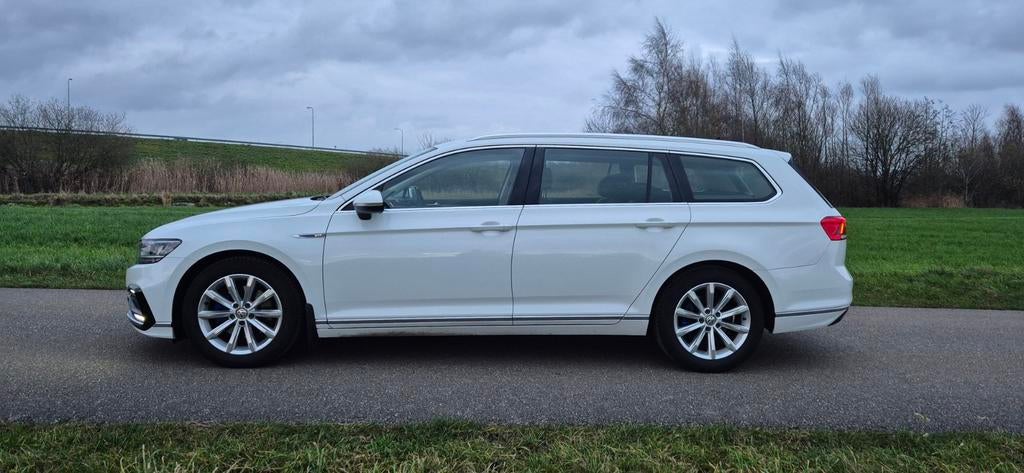 Volkswagen Passat 1.4 TSI Phev 218pk 6-DSG 2019 model 2020, Auto's, Volkswagen, Zwart, 4 cilinders, Wit, Plug-in hybride