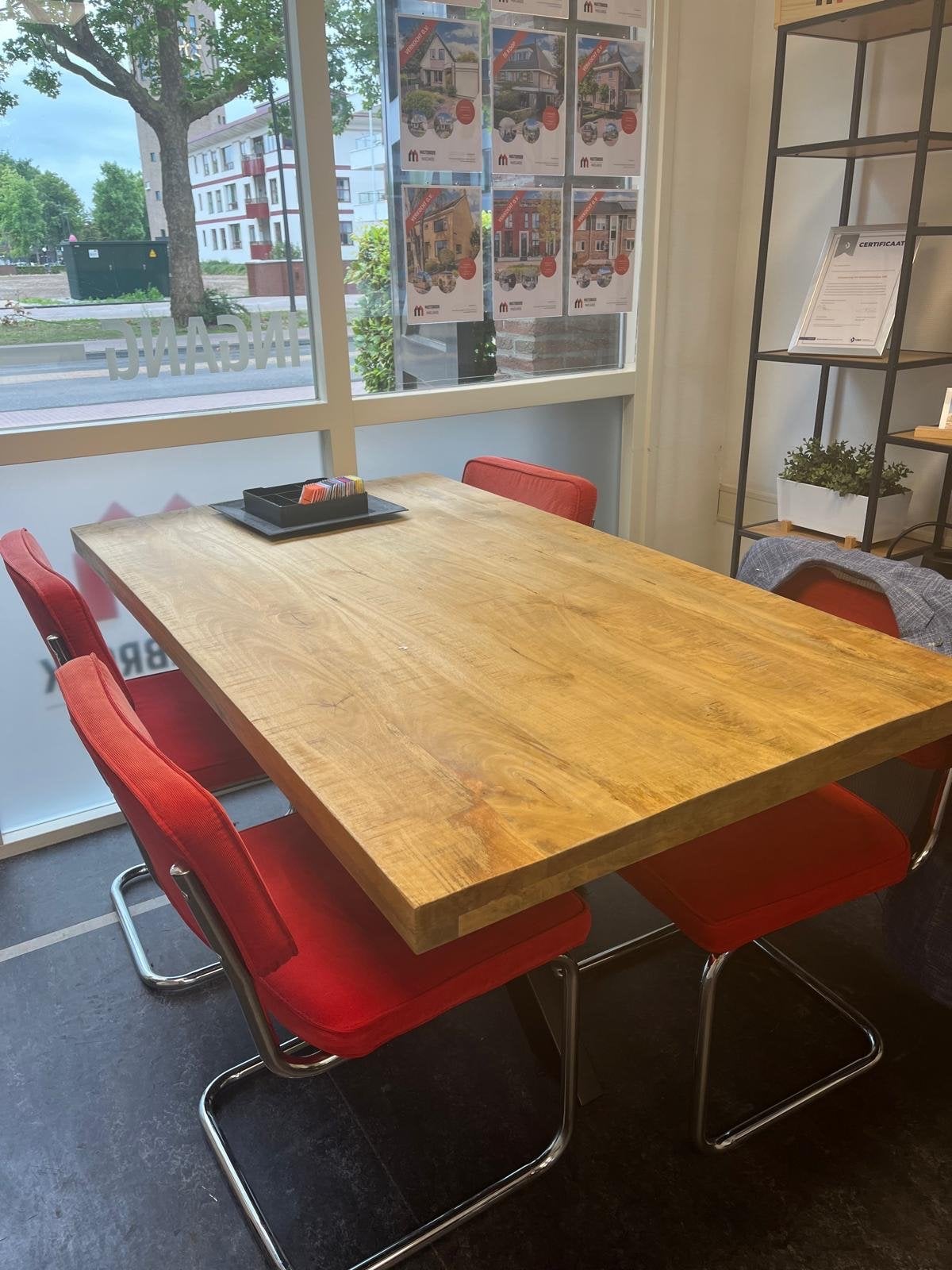 Robuuste eettafel, Ideaal voor kantoor/thuis, Huis en Inrichting, Tafels | Eettafels, Ophalen, Gebruikt, 50 tot 100 cm, 150 tot 200 cm
