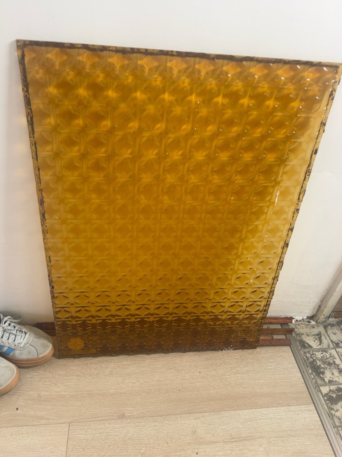 Decoratieve Amberkleurige Glasplaat met Patroon, Antiek en Kunst, Ophalen