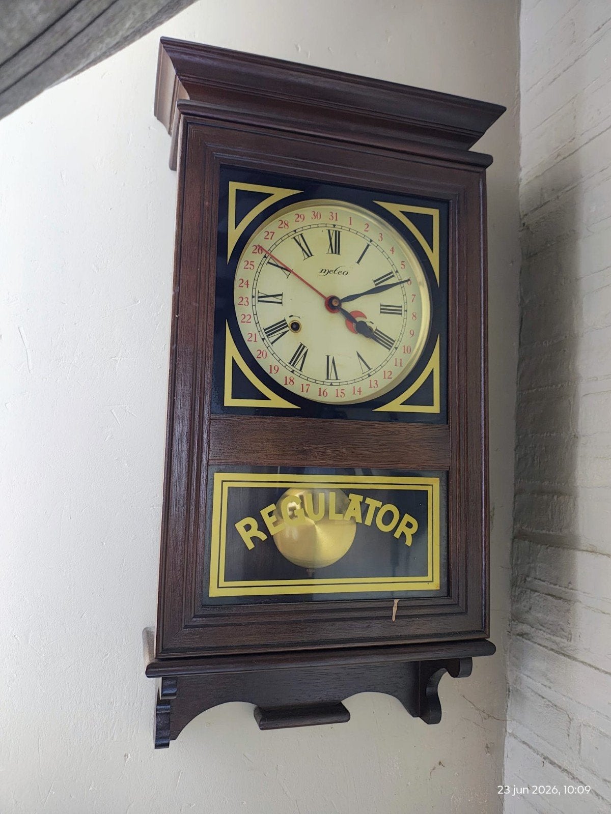 Antieke Meteo Regulator Wandklok met Kalenderfunctie, Ophalen of Verzenden