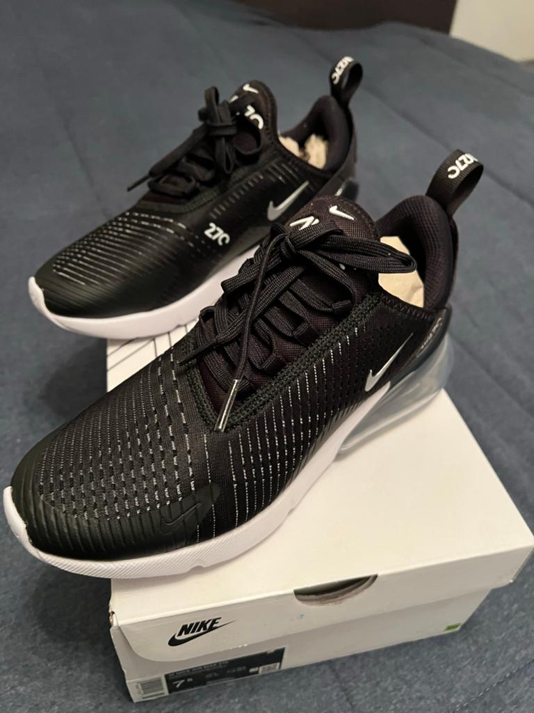 Nike Air Max 270 Zwart - Nieuw in doos, Ophalen of Verzenden, Nieuw, Zwart, Sneakers of Gympen