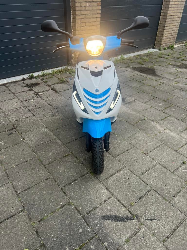 Piaggio zip 4t 50cc zeldzame kilometers origneel, Ophalen, Zo goed als nieuw, Overige typen, Piaggio