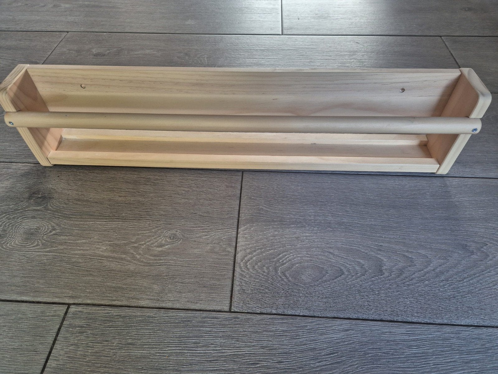 Houten wandrekje ikea, Ophalen, Zo goed als nieuw