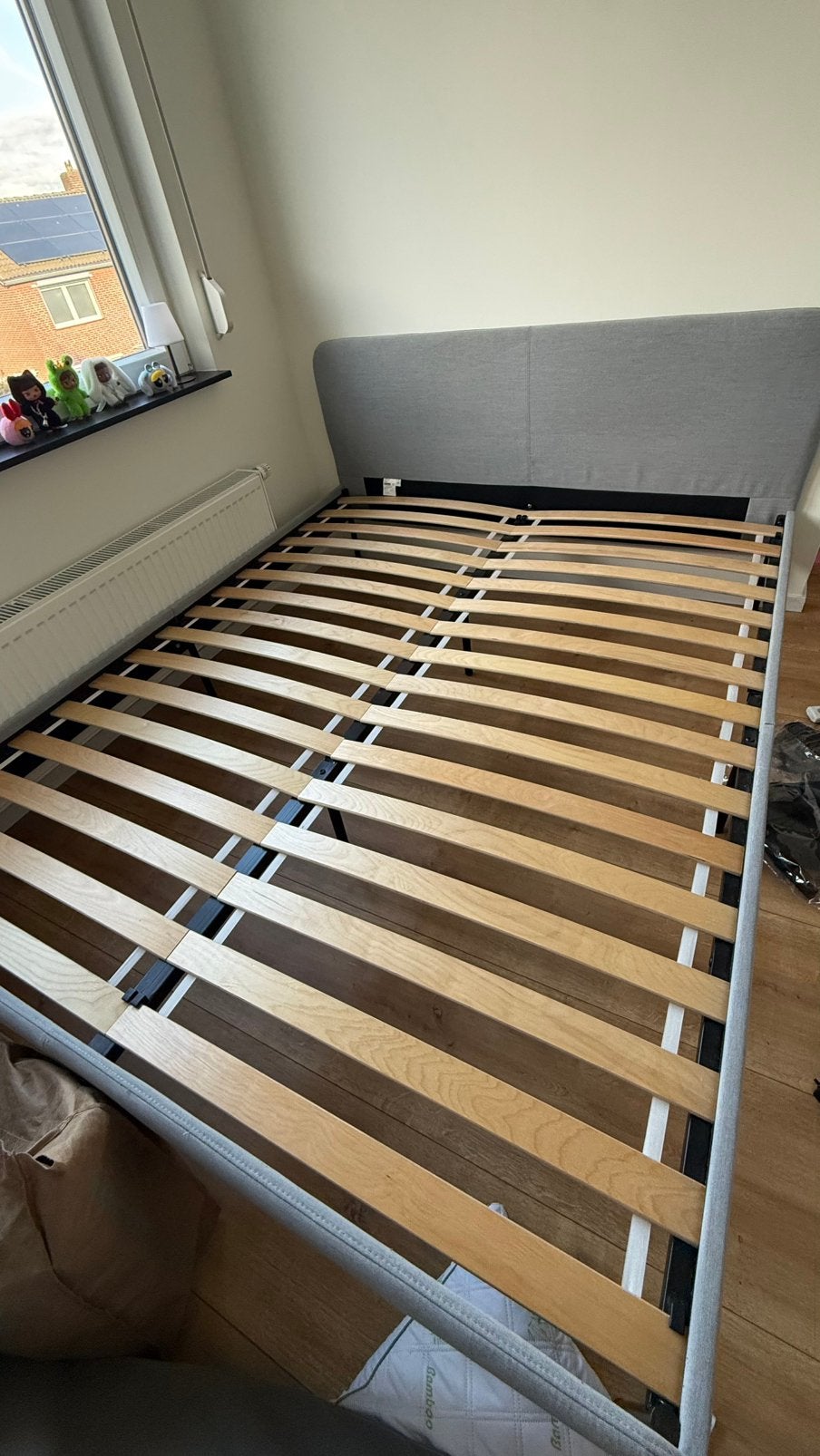 IKEA SLATTUM bed 160x200 – zo goed als nieuw, Ophalen, Tweepersoons, Zo goed als nieuw, Grijs