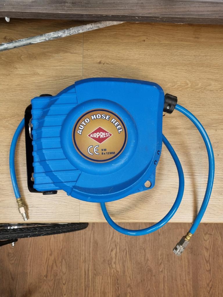 Airpress Automatische Slanghaspel - 9M, 100 liter of meer, Ophalen of Verzenden, Gebruikt