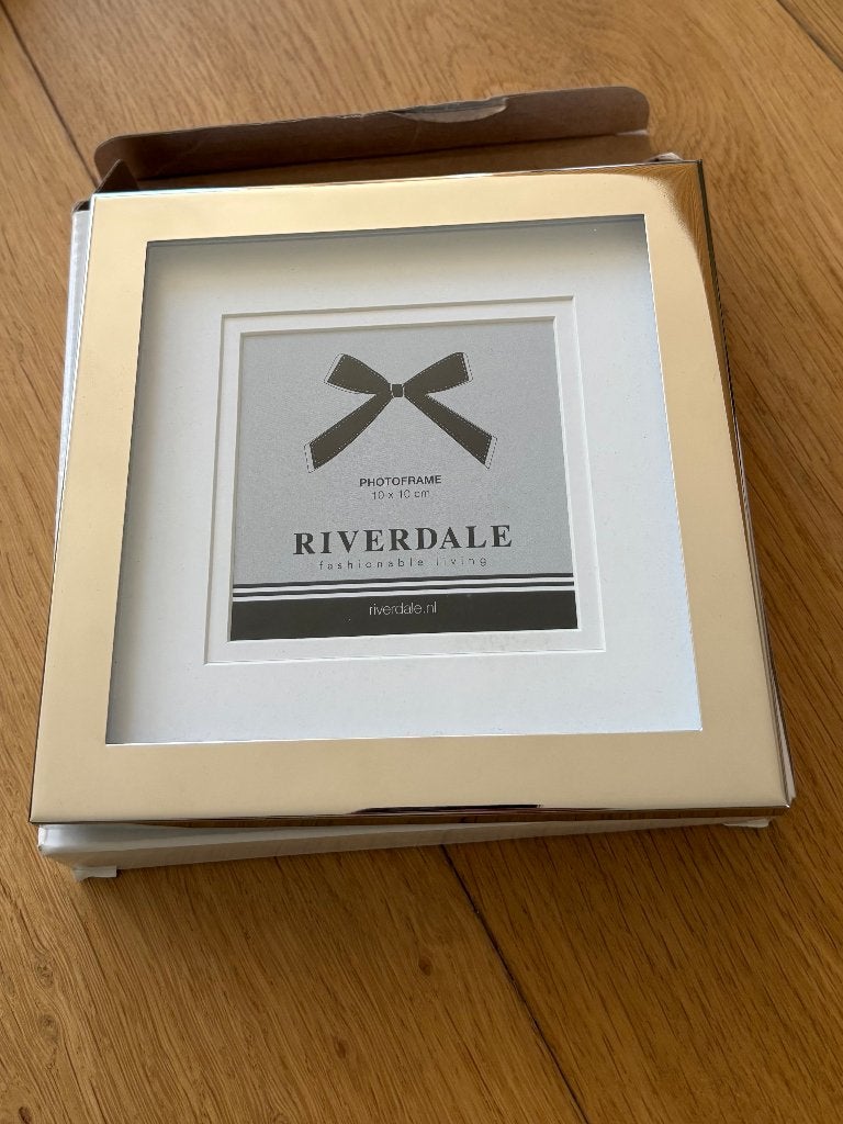 Riverdale fotolijst zilver 10x10 cm passe-partout nieuw, Ophalen of Verzenden, Refurbished