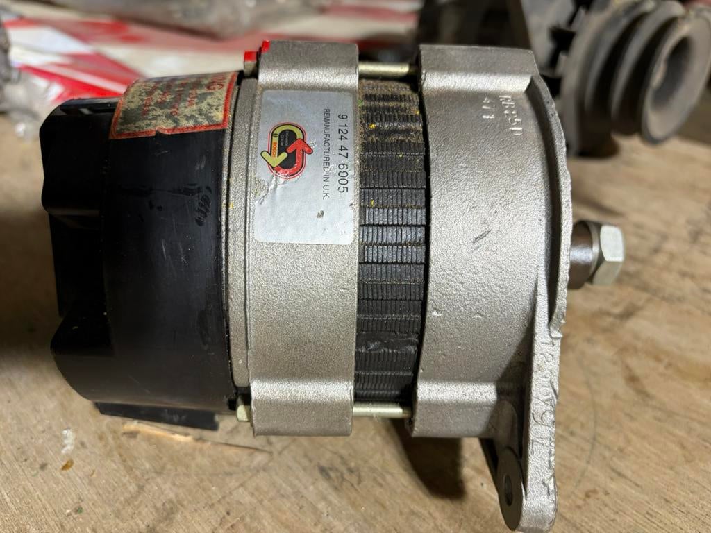 Bosch dynamo 14V 43A (art: 9124476005) Case MF JCB Perkins, Auto-onderdelen, Ophalen of Verzenden, Nieuw