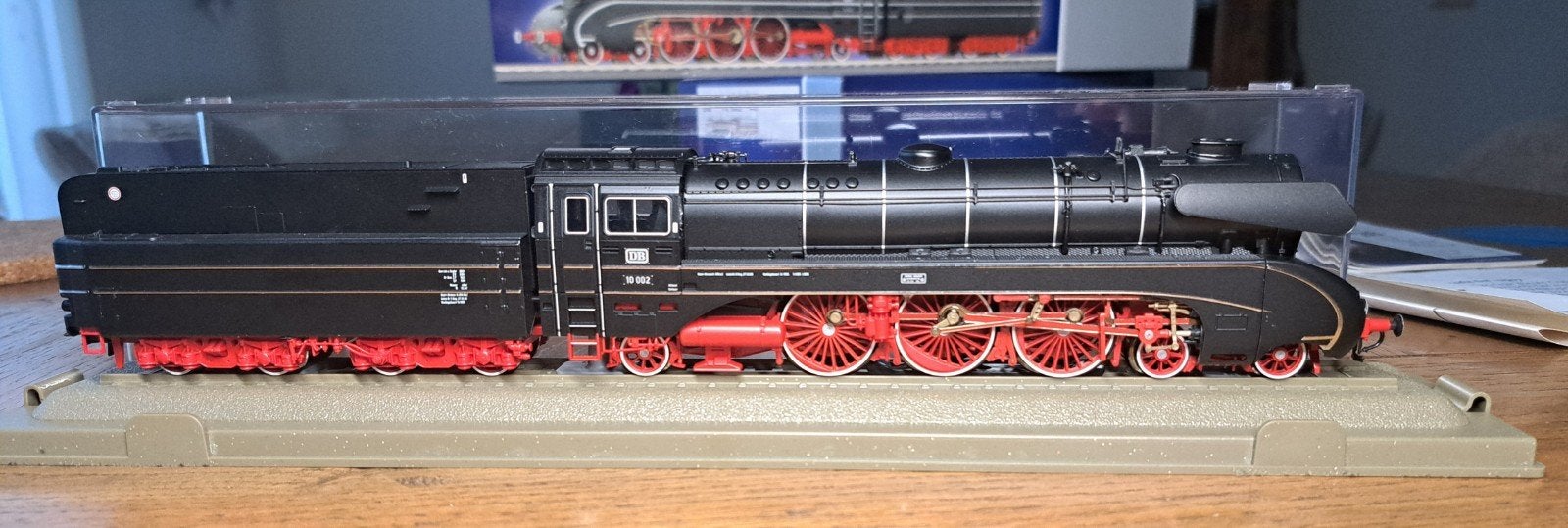 Roco BR 10 002 AC stoomloc met dynamische rook en sound, Wisselstroom, Locomotief, Ophalen of Verzenden, Zo goed als nieuw