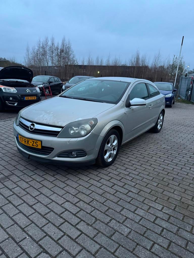 Opel Astra GTC 1.6 Enjoy, Voorwielaandrijving, 15 km/l, 4 cilinders, 620 kg
