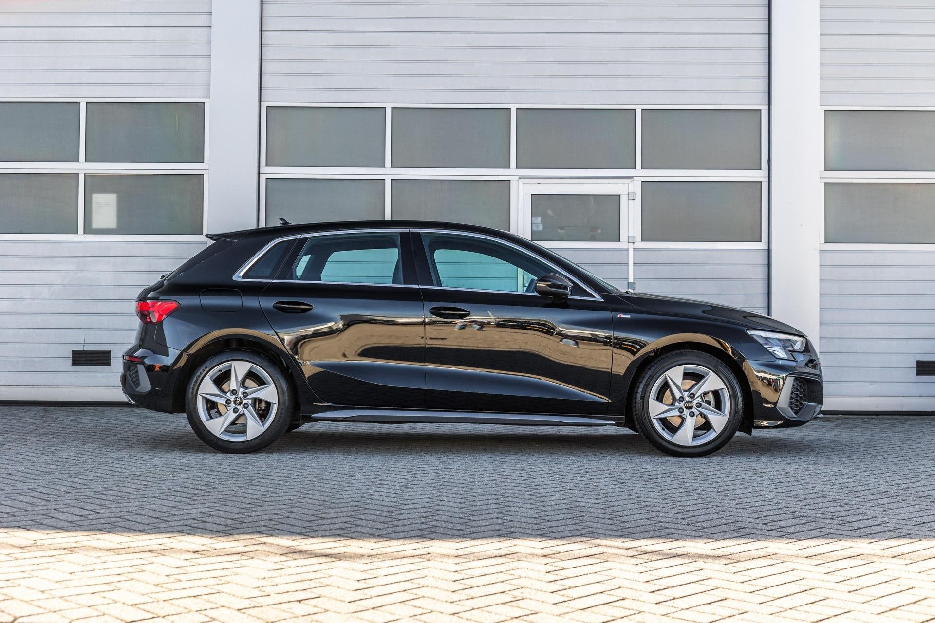 Audi A3 Sportback 35 TFSI 150pk S-tronic S edition | Adaptiv, Auto's, 4 cilinders, 150 pk, Leder en Stof, Zwart