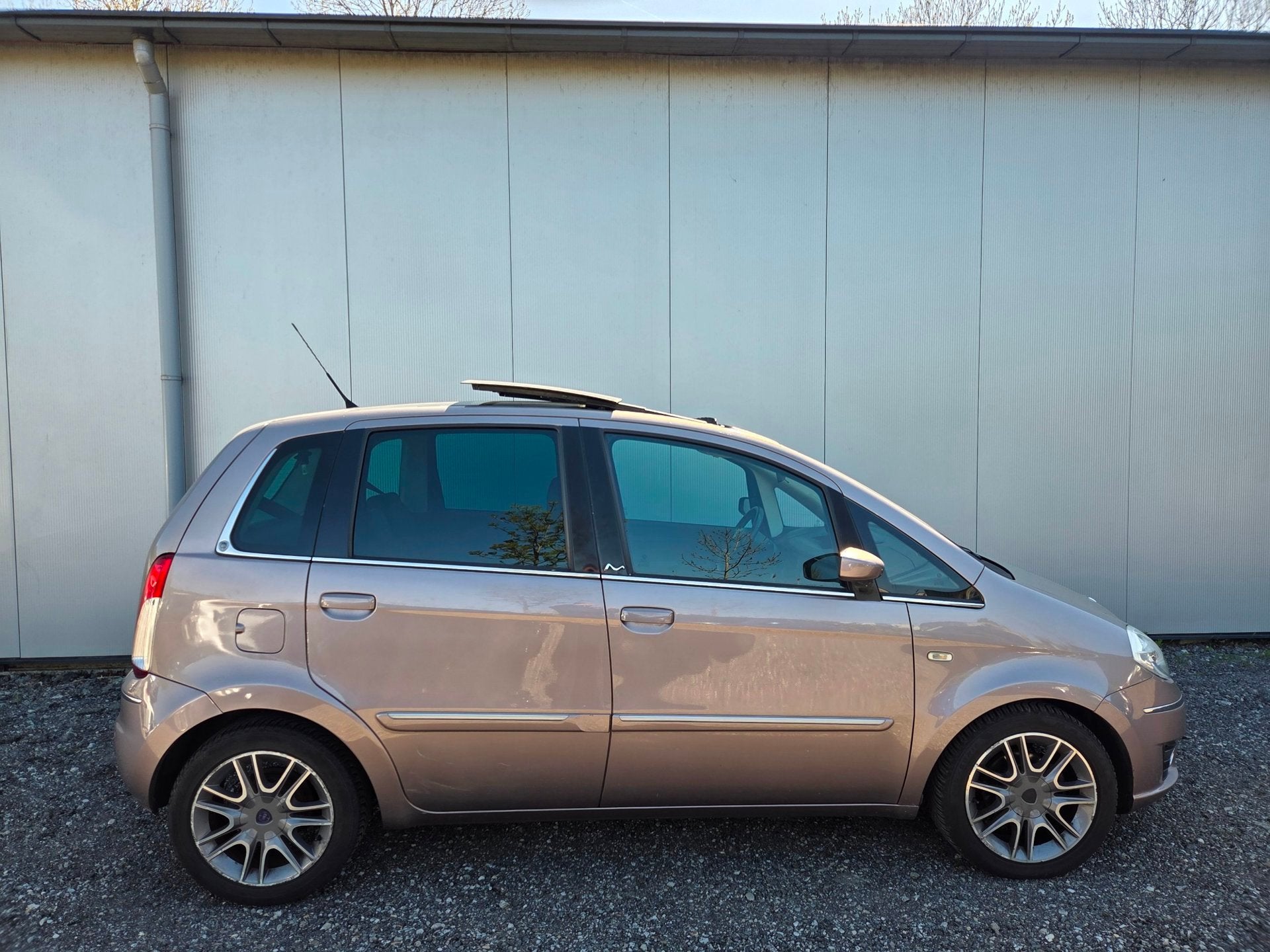 Lancia Musa 1.4-16V Platino | Leer | Dak | Airco | PDC | Cru, Auto's, Voorwielaandrijving, 15 km/l, Gebruikt, Bruin