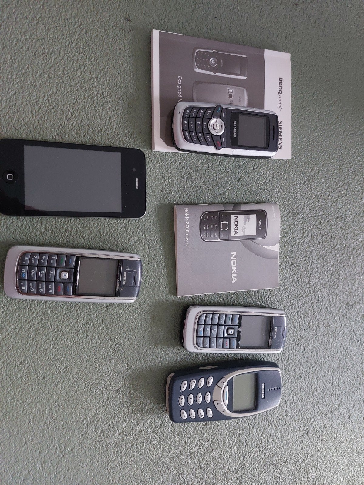 Partij oude mobiele telefoons (Nokia, Siemens, iPhone), Gebruikt, Ophalen of Verzenden, Minder dan 3 megapixel, Klassiek of Candybar