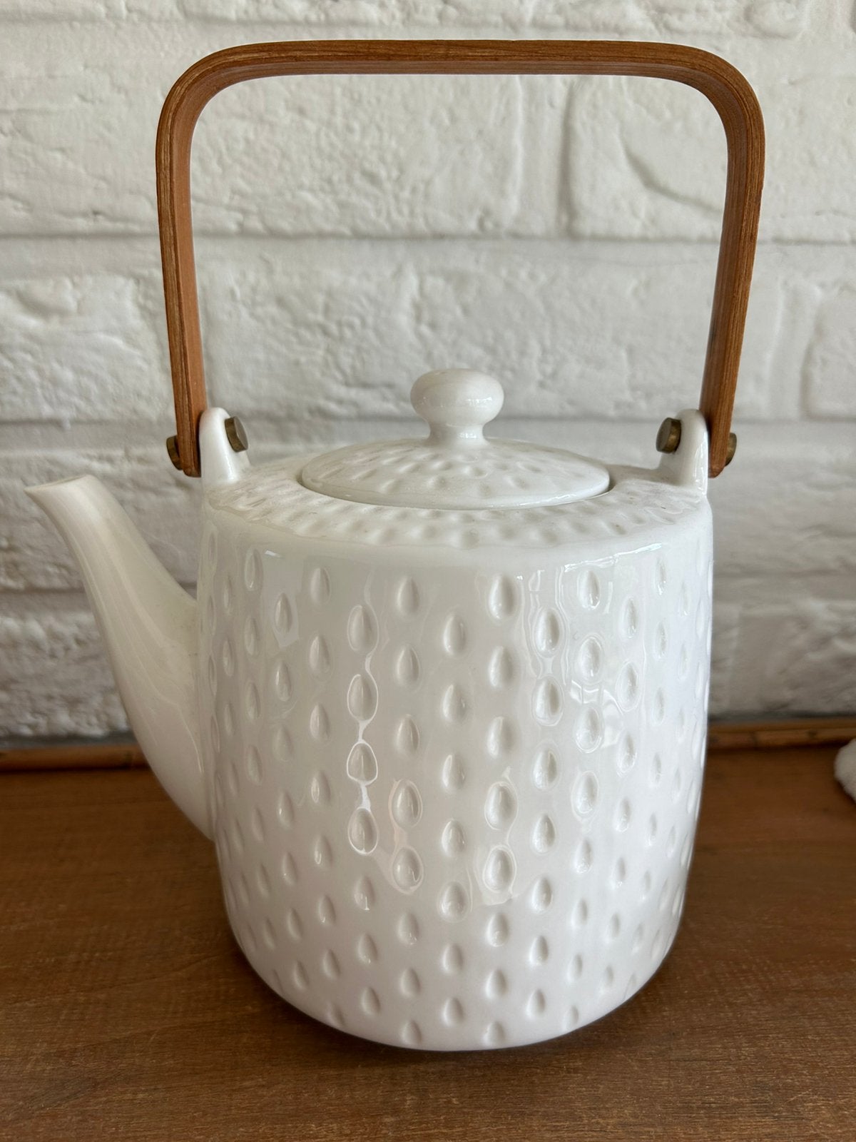 NOG NIEUWE DECORATIEVE THEEPOT, Nieuw, Ophalen of Verzenden, Aardewerk, Theepot