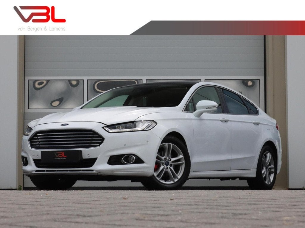 Ford Mondeo 1.5 160PK Titanium automaat | Panoramadak, Auto's, Stof, 4 cilinders, 160 pk, Wit