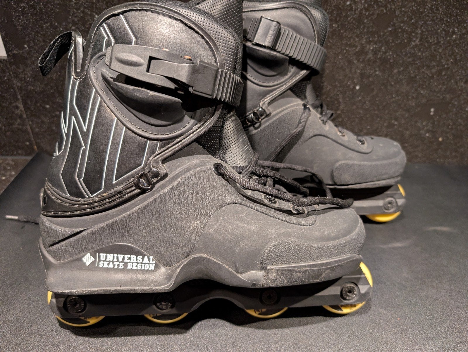 Universal Skate Design Realm Skates - Maat 39, Sport en Fitness, Ophalen of Verzenden, Gebruikt, Inline skates 4 wielen, Overige merken