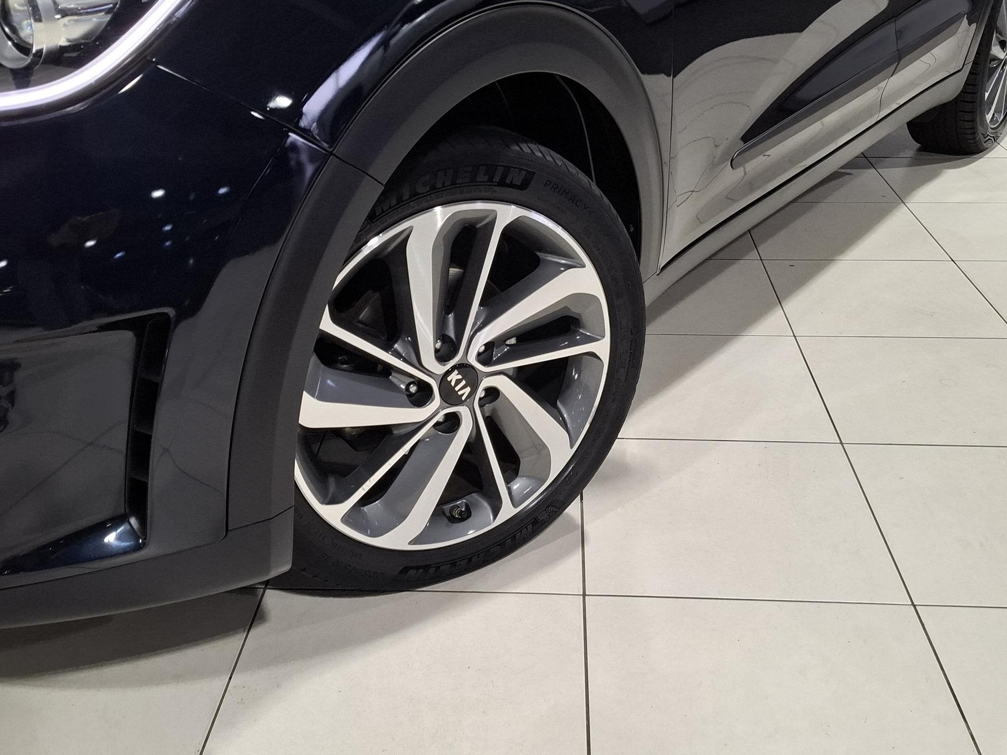 Foto 2 van Kia Niro 1.6 GDi Hybrid Design Edition Stoel en Stuur verwar