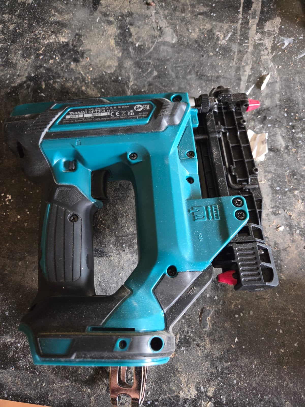 makita schiethamer / tacker incl nietjes, Verzenden, Zo goed als nieuw