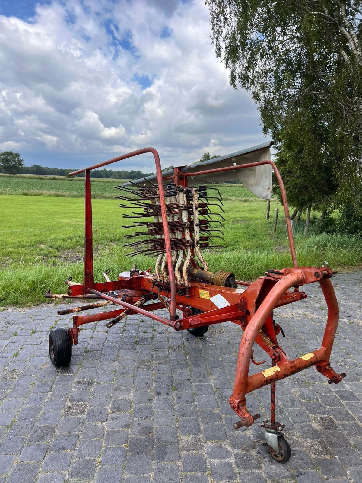 Kuhn ga 381 gm zwadhark, Zakelijke goederen, Agrarisch | Werktuigen, Ophalen, Weidebouw