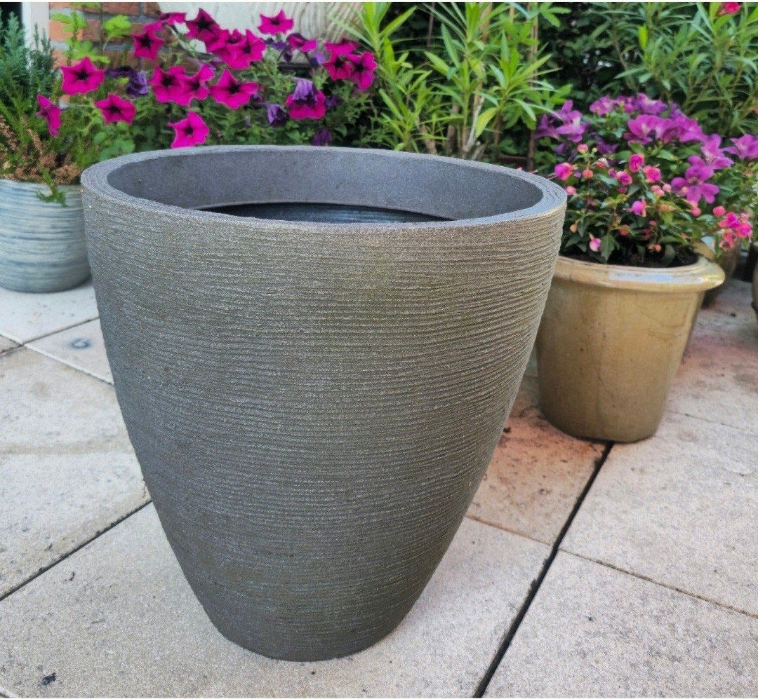 Grote kunststof bloempot. Doorsnede 40 cm. Hoogte 45 cm, Kunststof, 40 cm of meer, Rond, Ophalen of Verzenden