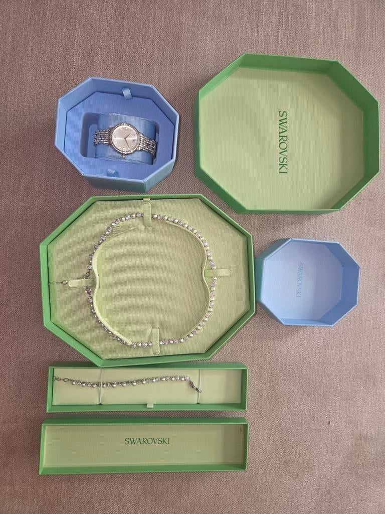 Swarovski Horloge, Ketting en Armband Set - Zo goed als nieu, Overige merken, Polshorloge, Nieuw, Ophalen of Verzenden