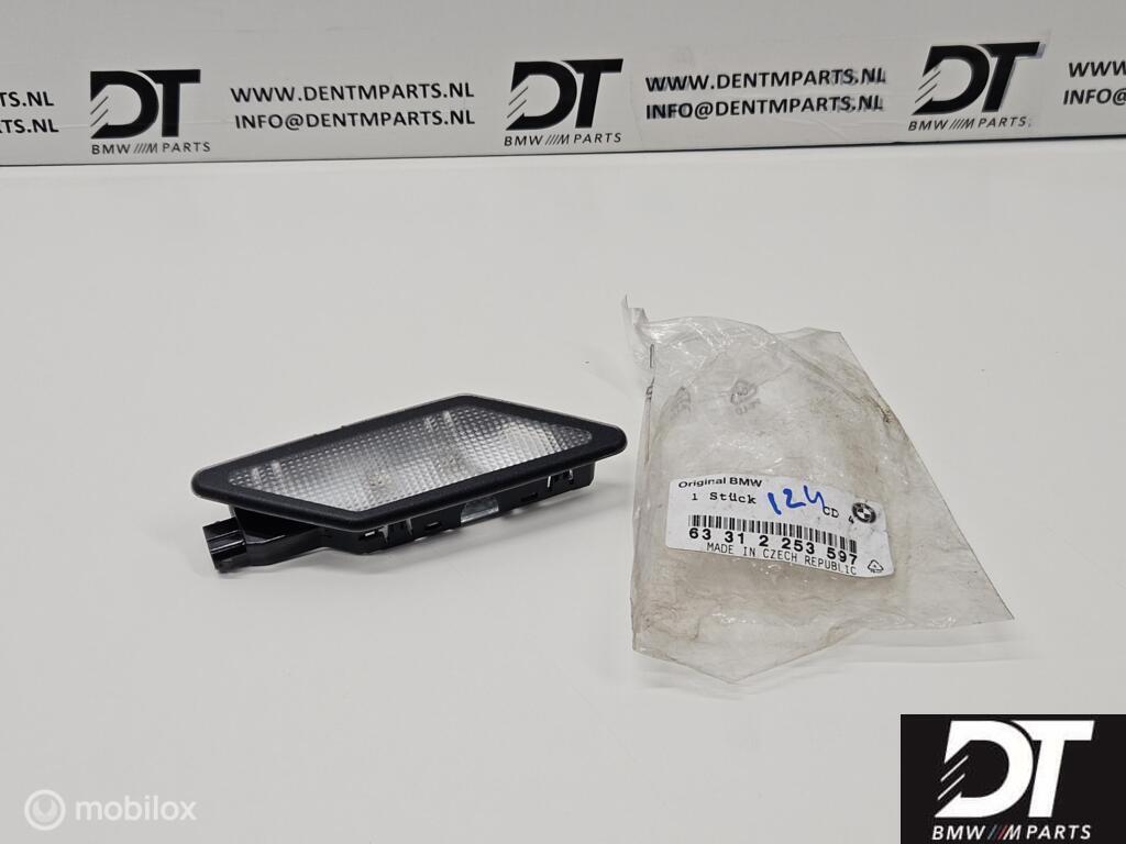 Interieurlampje linksachter BMW 8-serie E31 63312253597, Nieuw, Ophalen of Verzenden, BMW, BMW
