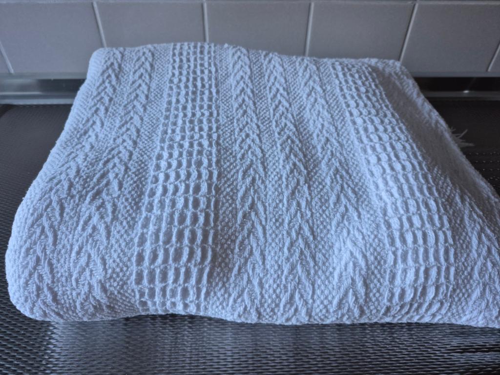 1 PERSOONS SPREI OPHALEN VOOR €5;, Huis en Inrichting, Slaapkamer | Beddengoed, Ophalen, Eenpersoons, Wit, Overige typen