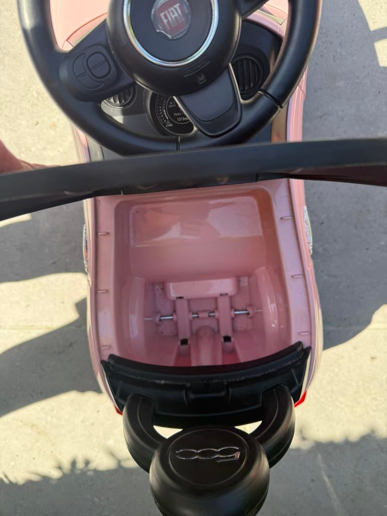 Roze fiat 500 loopauto, Ophalen, Gebruikt