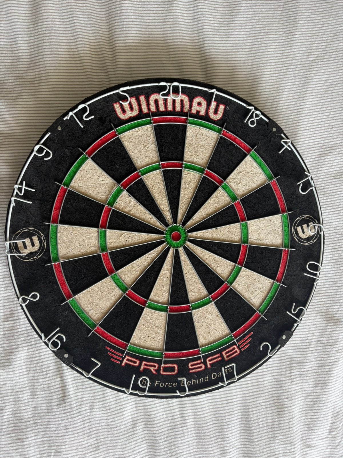 Winmau pro SFB dartbord, Sport en Fitness, Darts, Ophalen, Zo goed als nieuw, Dartbord