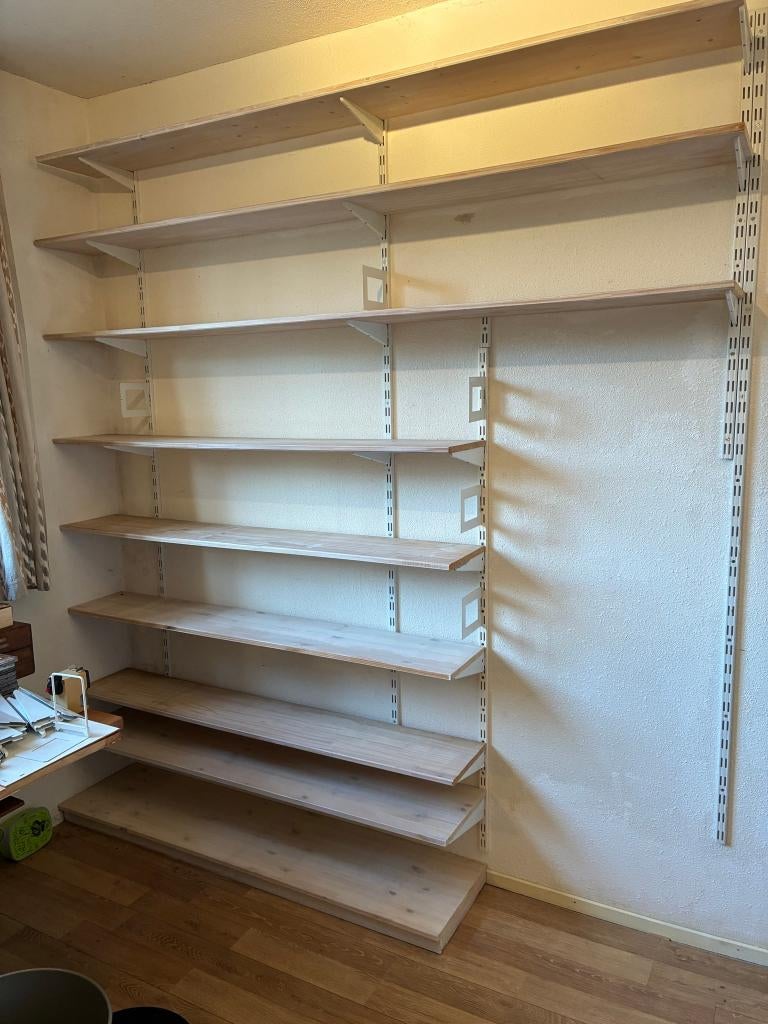 Grenen planken met metalen ophangsysteem, Huis en Inrichting, Woonaccessoires | Wandplanken en Boekenplanken, Ophalen, Gebruikt