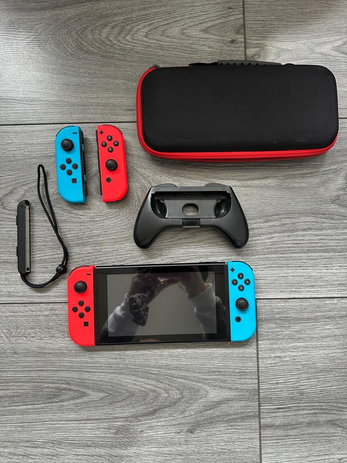 Nintendo Switch met extra's en games, Spelcomputers en Games, Spelcomputers | Nintendo Switch, Zo goed als nieuw, Switch 2019 Upgrade