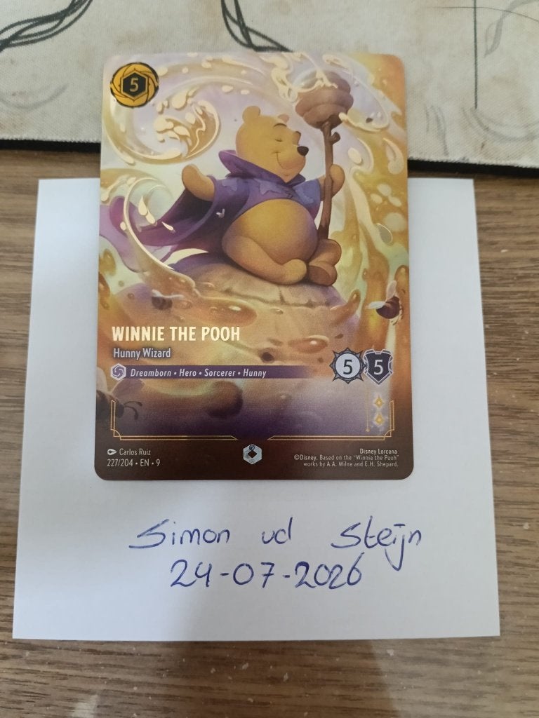/Winnie the Pooh - Hunny Wizard Enchanted  227/204 Fabled, Ophalen of Verzenden, Nieuw, Losse kaart, Foil