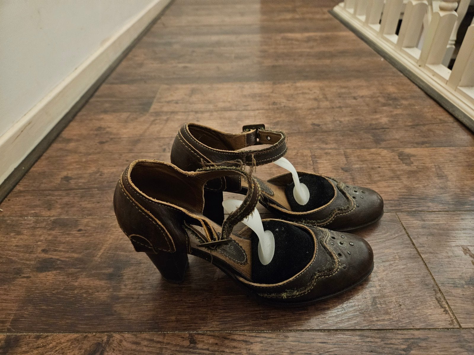 Donkerbruine IKKA Mary Jane schoenen met hak - mt39, Bruin, Ophalen of Verzenden, Ikks, Schoenen met hoge hakken